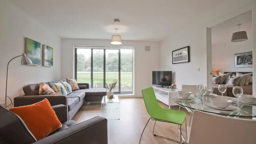 Modern Apartment Close to Airport