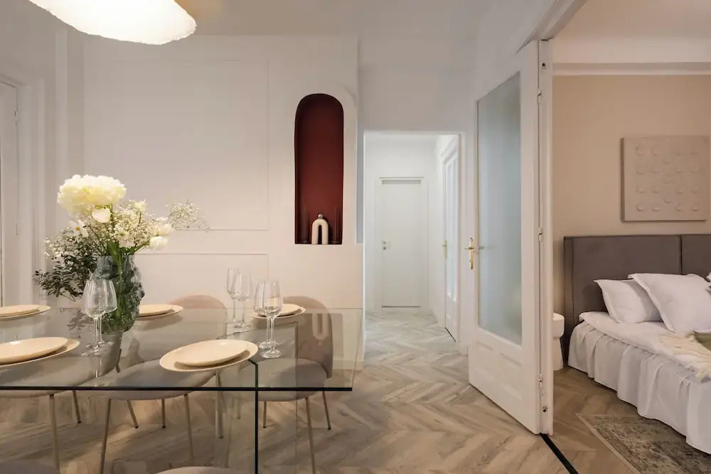 Refined & Spacious 3-Bedroom Flat Near Cismigiu, Balcony with Boulevard Views