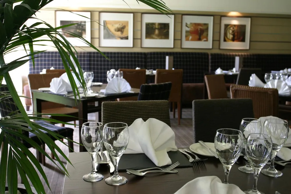 Eight Acres Hotel