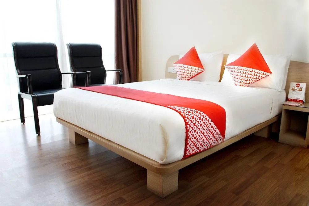 Capital O Business Hotel
