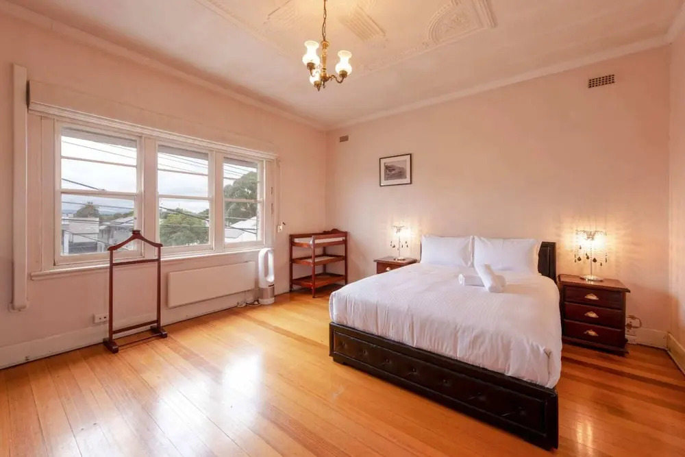 3 Bedroom Unit in the Heart of Beautiful Northcote