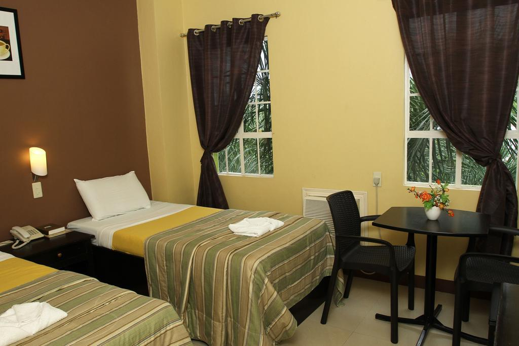 Hotel Camila 2