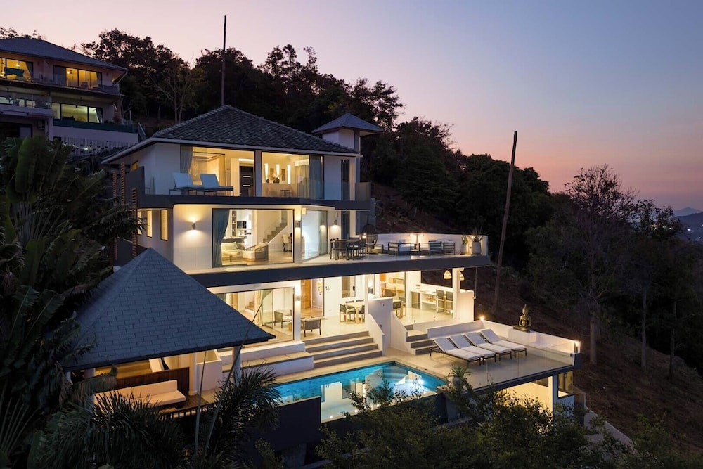 Serene Escape Balcony Villa in Chaweng KBR20