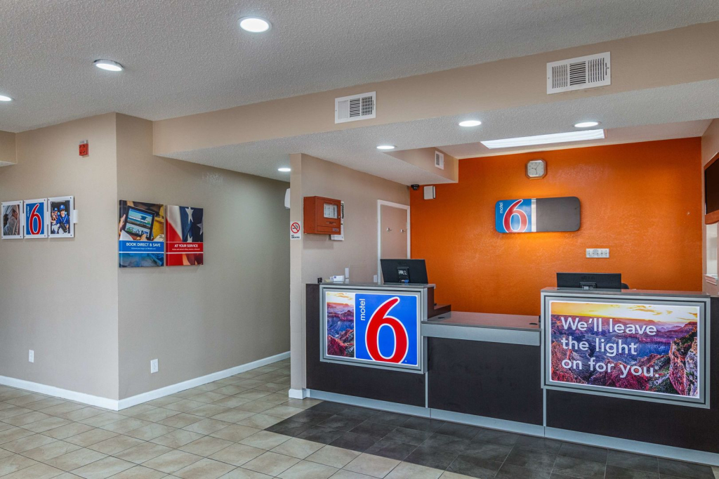 Motel 6-Waxahachie, TX