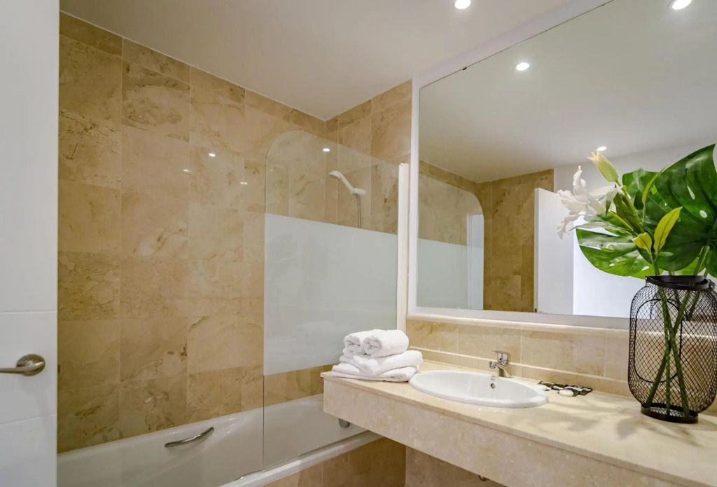 AR23- 3 bedroom apartment amazing views