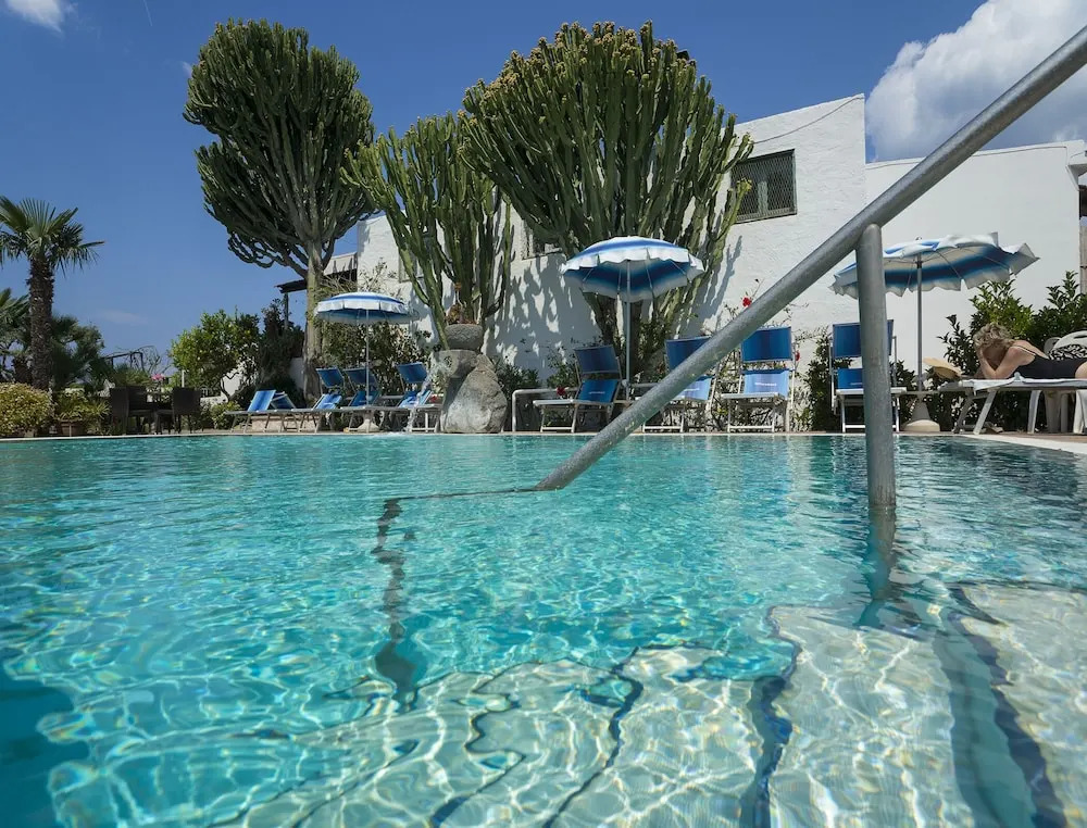 "room in B&B - Ischia, Forio With a Breathtaking View, Above the Poseidon Gardens for 5 People"