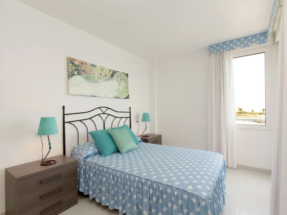 Well Kept Apartment with Sea Views & 2 Swimming Pools near Vinaròs