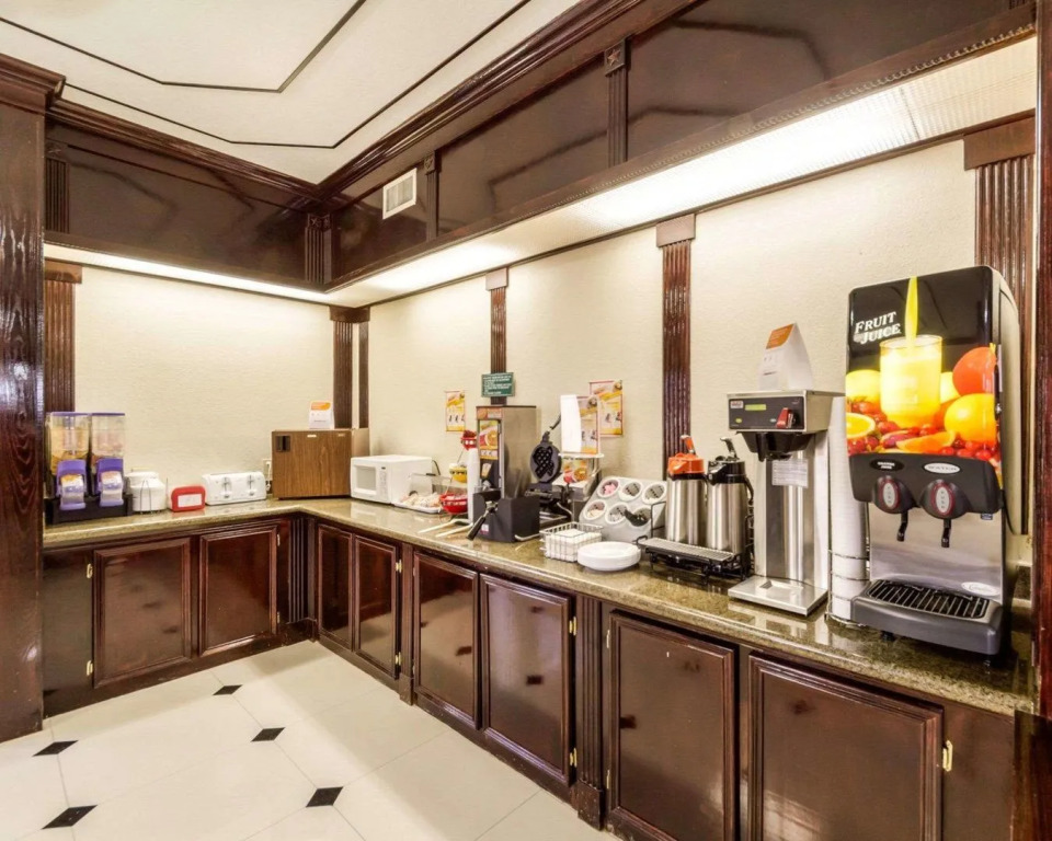 Three Rivers Executive Inn & Suites By OYO
