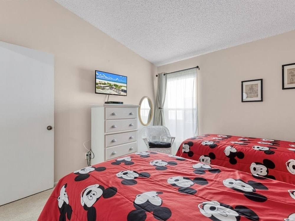 Villa Minutes From Disney 4bd 3bt Private Pool & Games 4 Bedroom Home