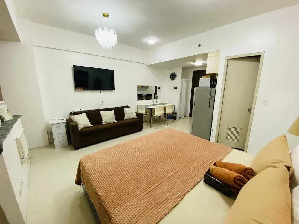 One Palm Tree Villas - Newport Pasay