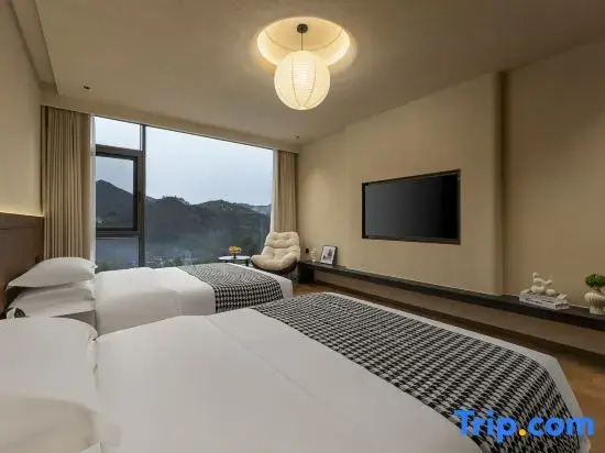Residing in the Mountain Clouds and Gorges · CLOUD Mountain Wild Resort