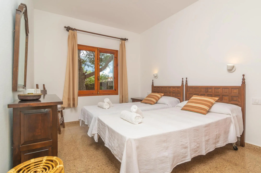 CAN JAUME 6 - Villa very close to the sea, with private pool and free WiFi.