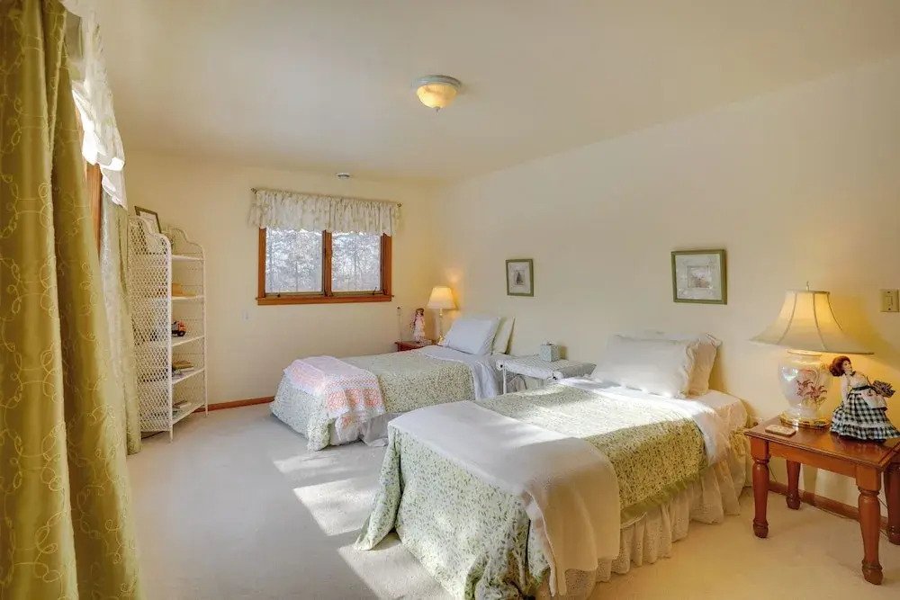 15 Mi to Downtown Minneapolis: Retreat on 5 Acres