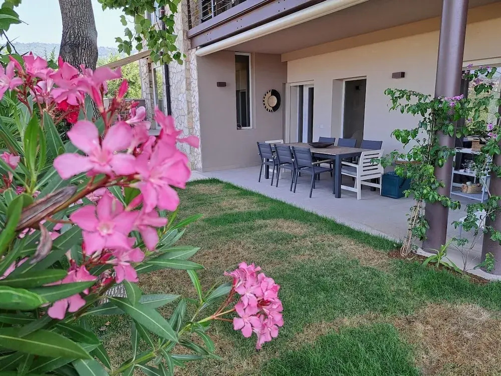 Villa dellOlivo Bianco