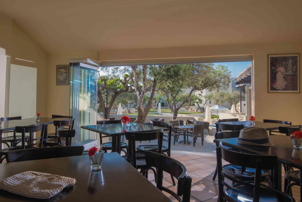 Ourania Apartments Hotel