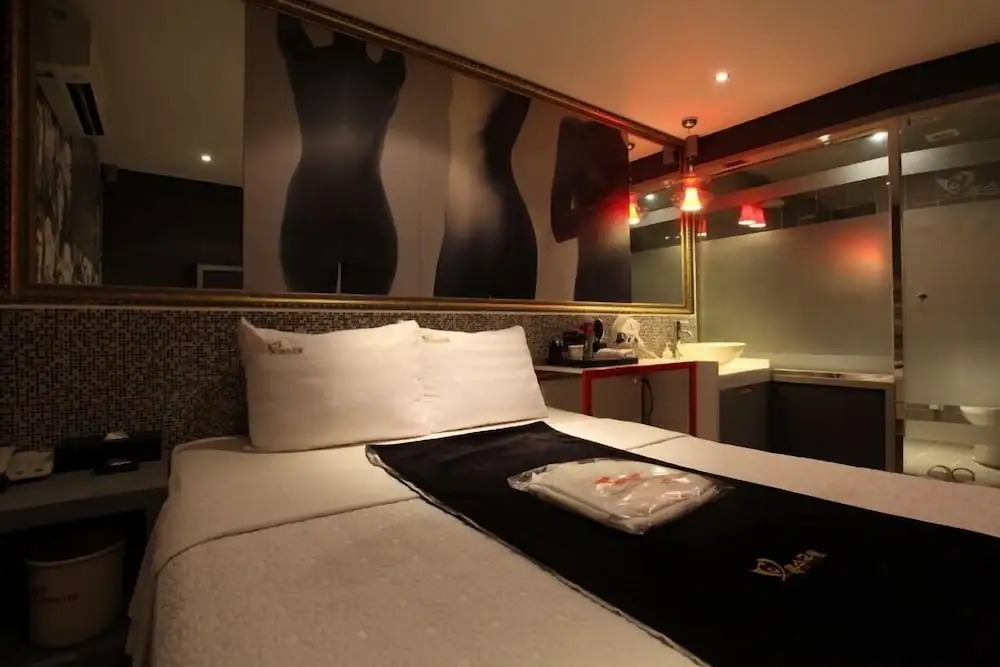 Fox Hotel