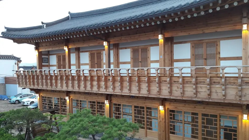 Hwangnam Gotaek Keumseulchae