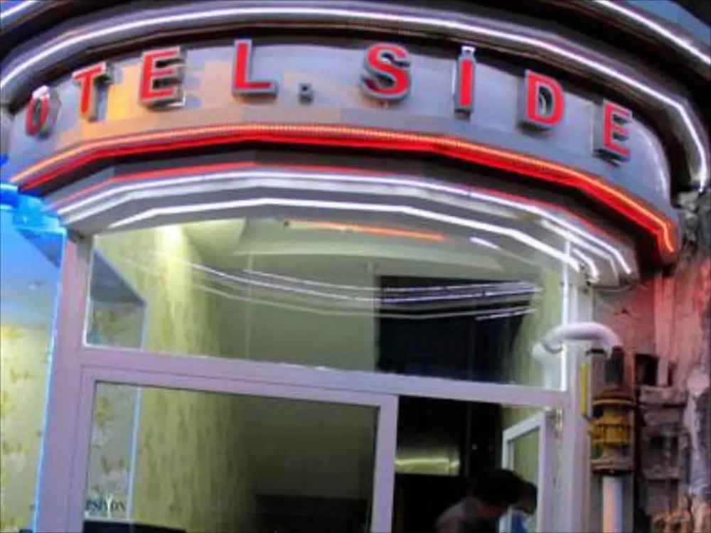 Hotel Side