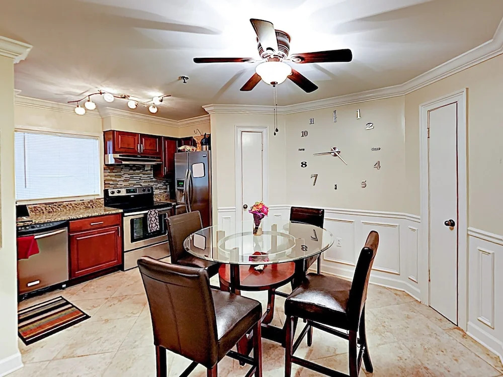 New Listing! Family W/ Resort Amenities 2 Bedroom Condo