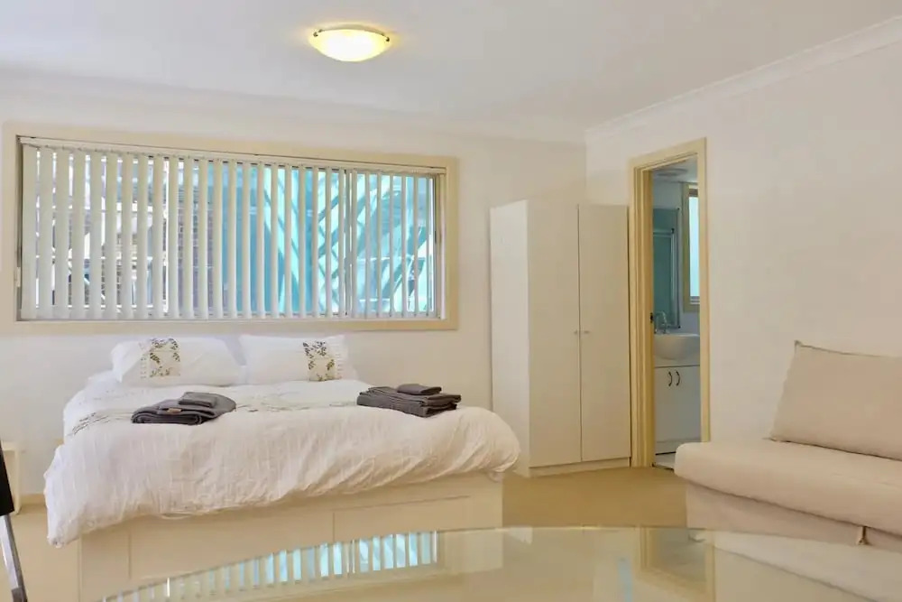 Spacious Studio by the Beach in Manly