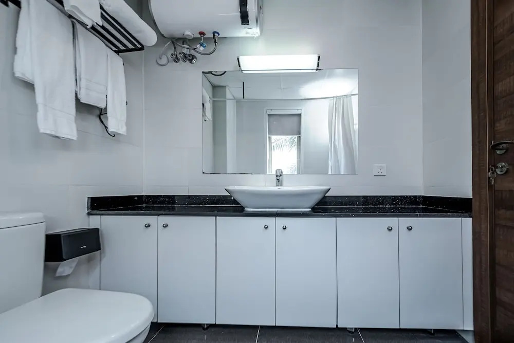 Crest Apartments & Suites