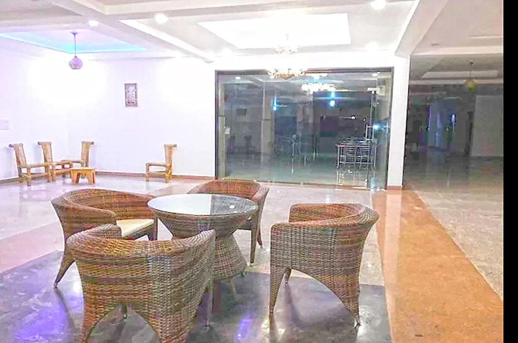 Oyo 24081 Hotel Lata Palace And Resort
