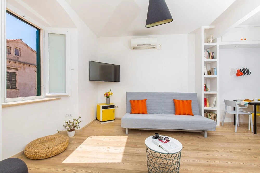 Apartment & Room Joy