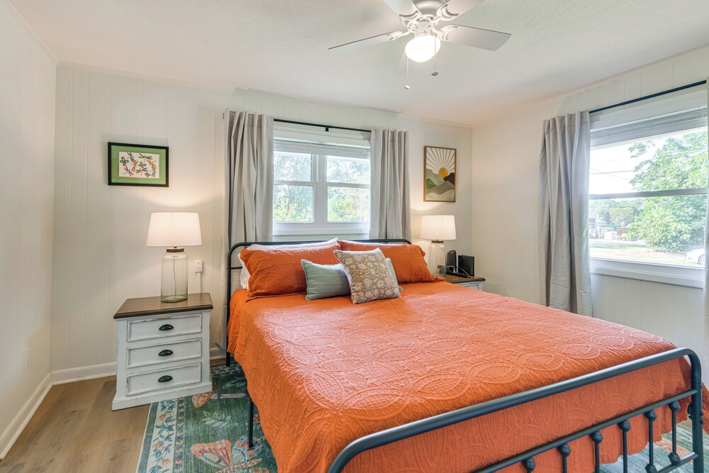Walk to Dtwn Pine Mountain! Quiet Cottage w/ Yard