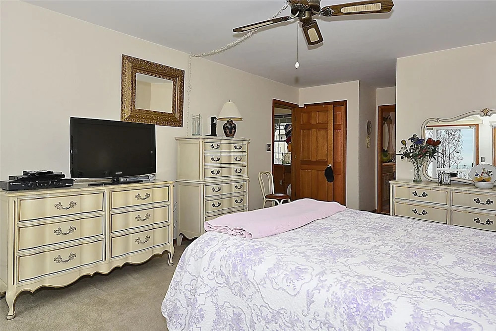 Gulls Nest 30079 Surfside 33 by Long & Foster