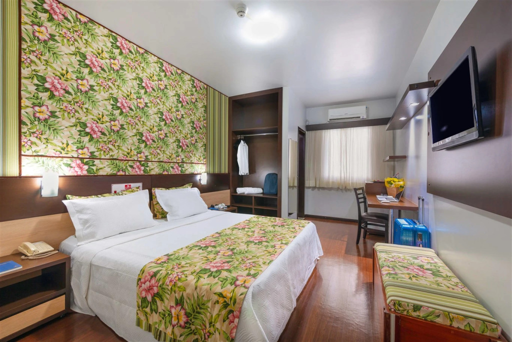 Hotel 365