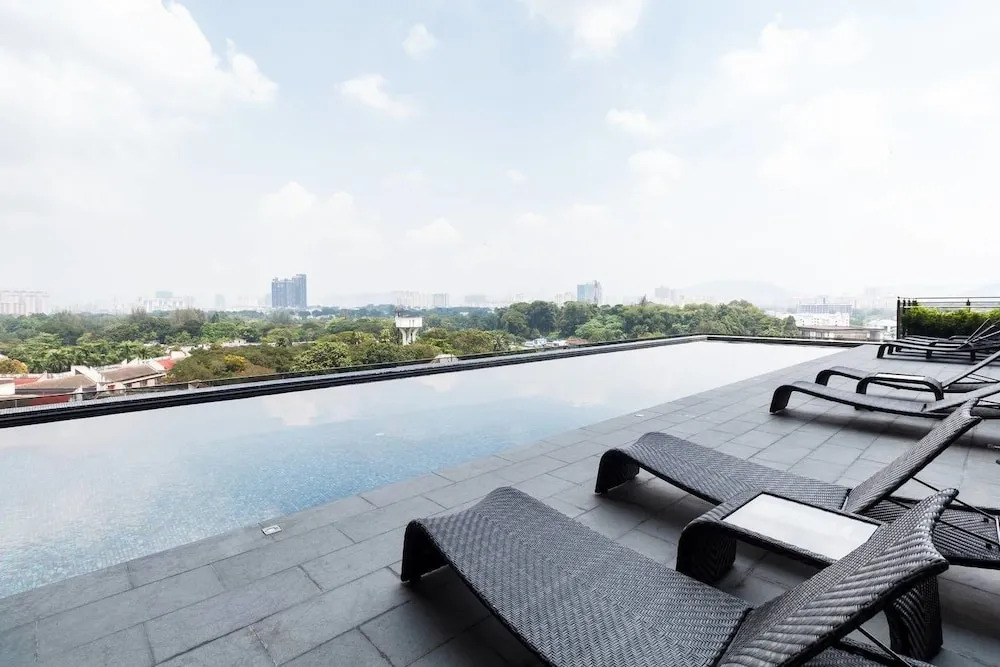 Luxurious Studio Suites @ Tun Razak