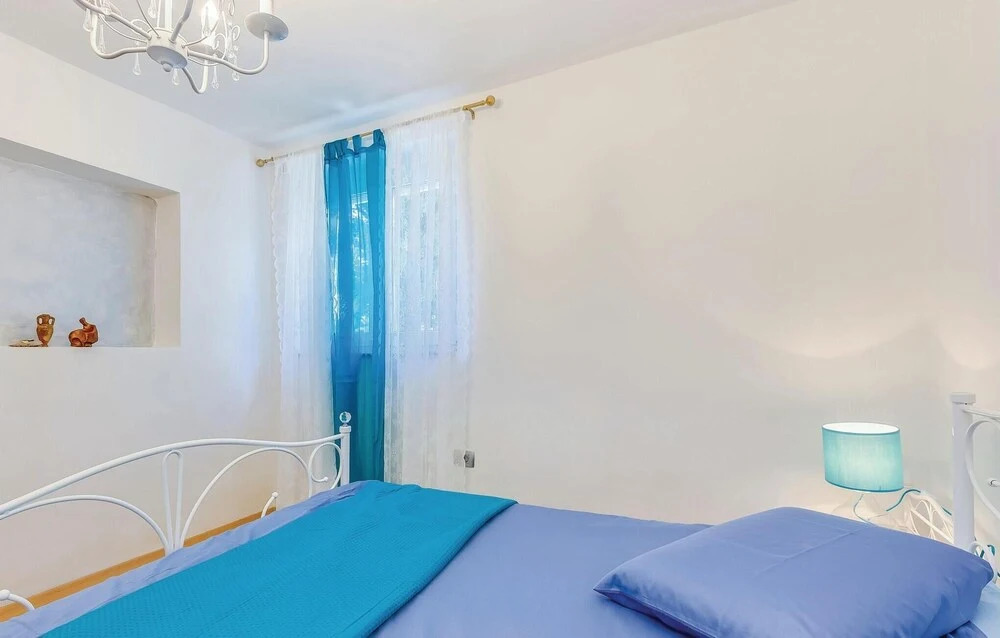 Amazing Home in Novi Vinodolski With Wifi and 6 Bedrooms