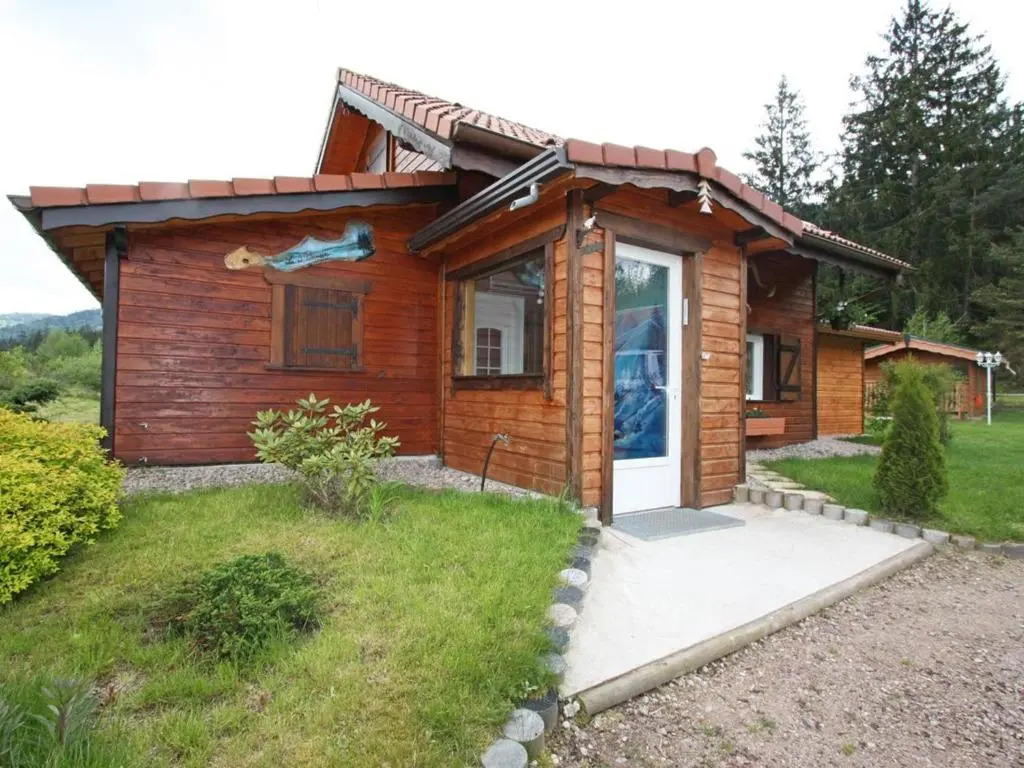 Chalet en bois avec jardin, proche ski et randonnée, équipé pour 8 pers. à Vagney, Vosges - FR-1-589-283