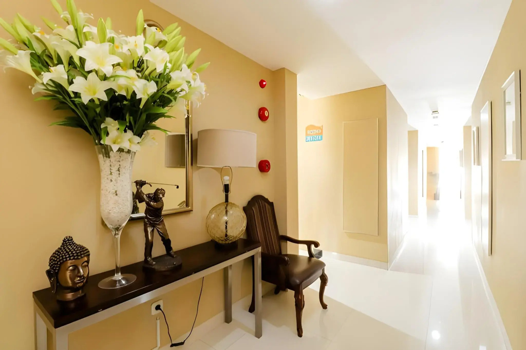 ZEN Rooms Pasar Ikan Losari