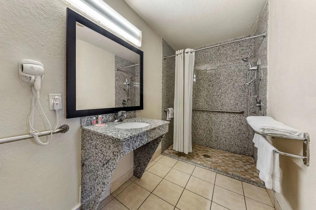 Econo Lodge Near SeaWorld