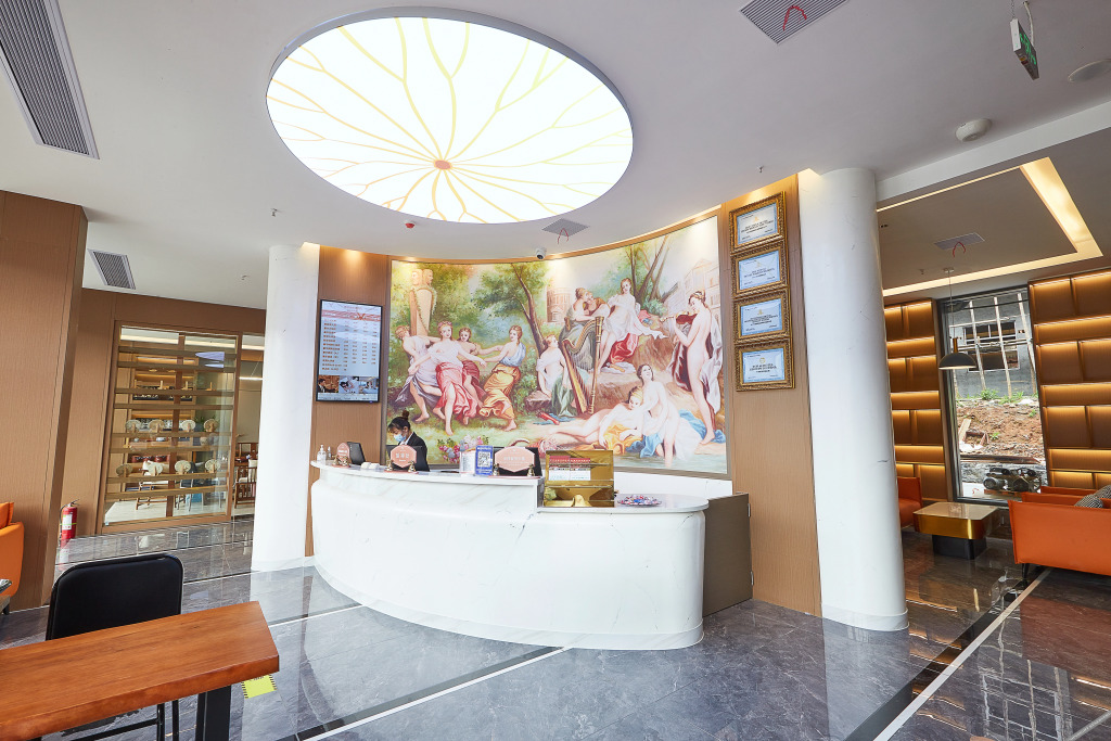 Vienna Classic Hotel (Chenzhou Xiangnan College)