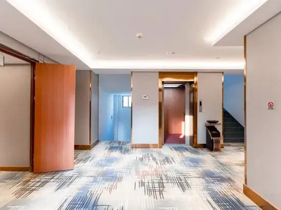 Super 8 Hotel