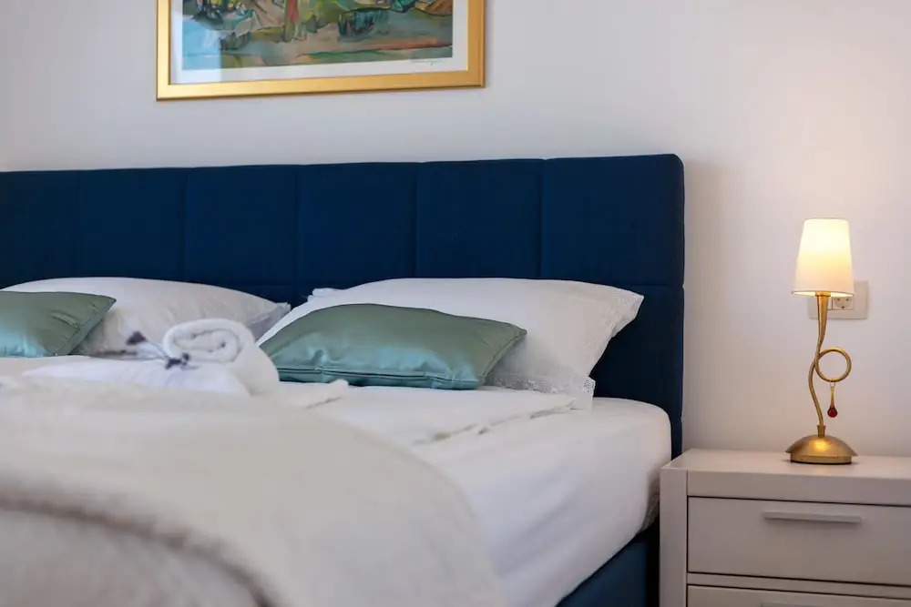 Villa Makarac - Heated Pool, Beach 140m & Kids Playground I Brač