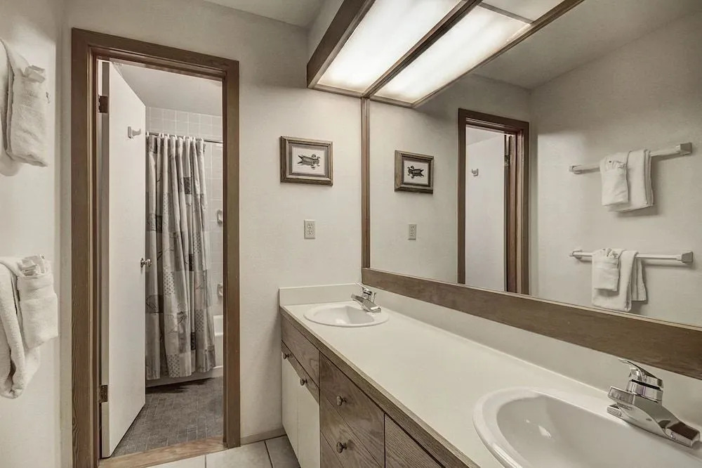 1631 Quicksilver by RedAwning