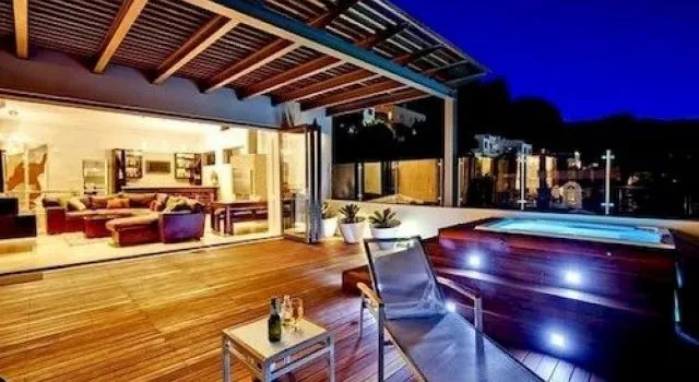 Sea and Rock Villa