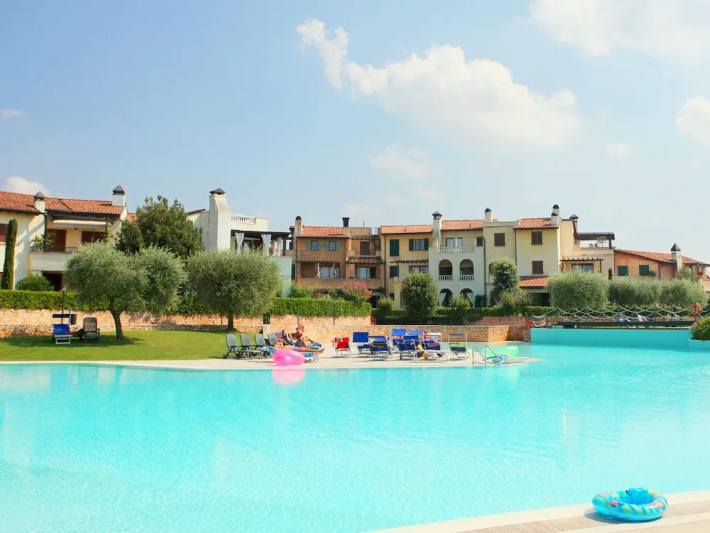 Nice Ground Floor Apartment Located near Peschiera