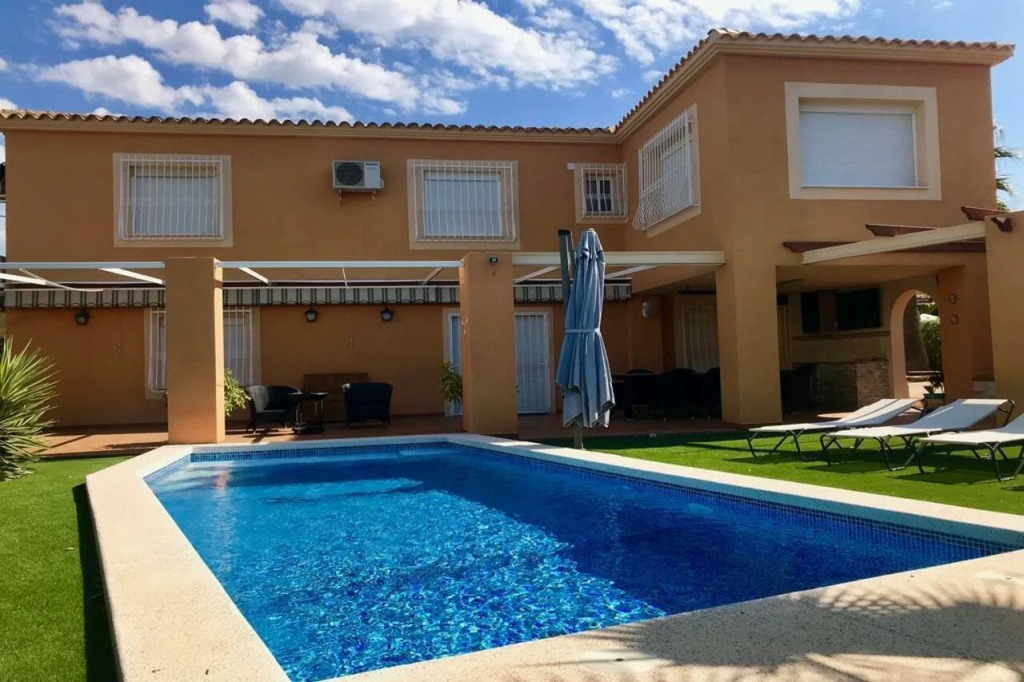 Villa Levante Beach 4bd