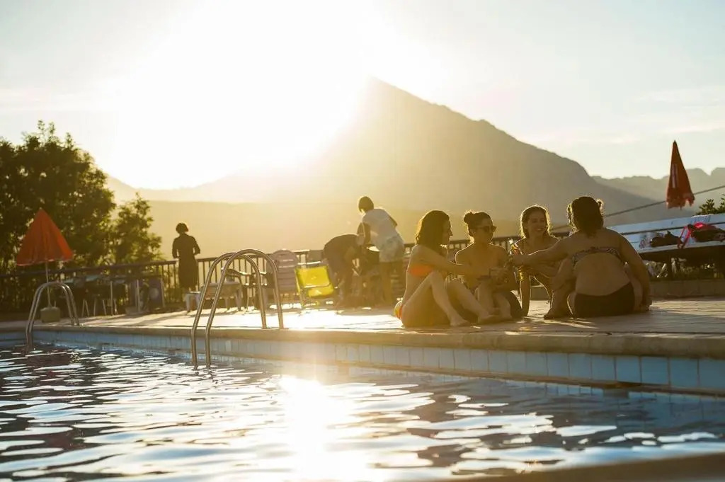 Uxarte -Alojamiento, restaurante y piscinas