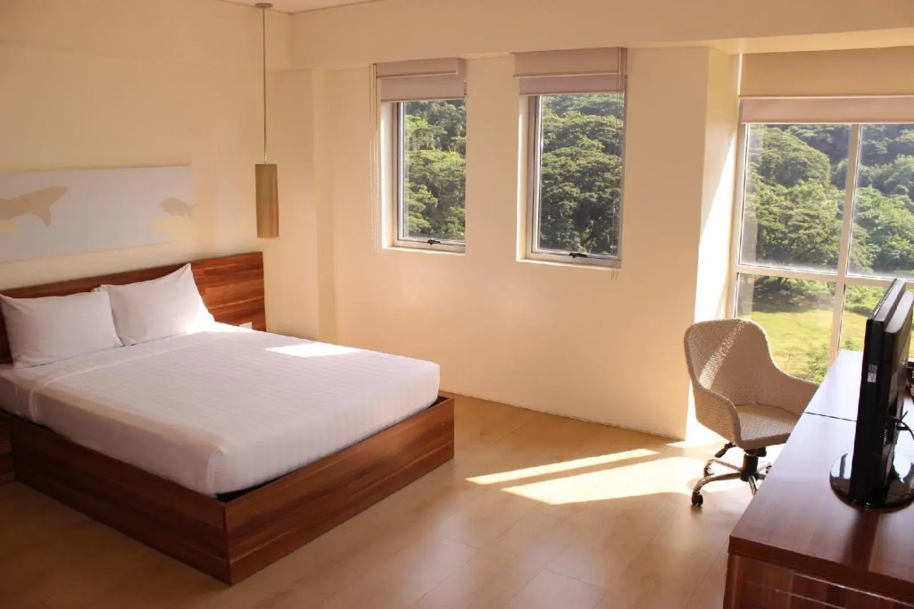Pico Sands Hotel