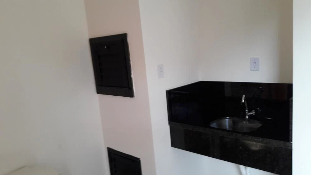 Apartamentos Ed London, 150m das Termas, Climatizado - 2 vagas garagem
