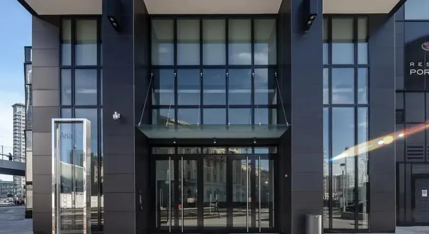 Aria Luxury in Skyscraper