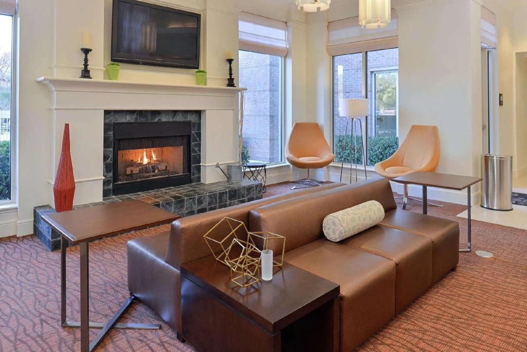 Hilton Garden Inn Addison