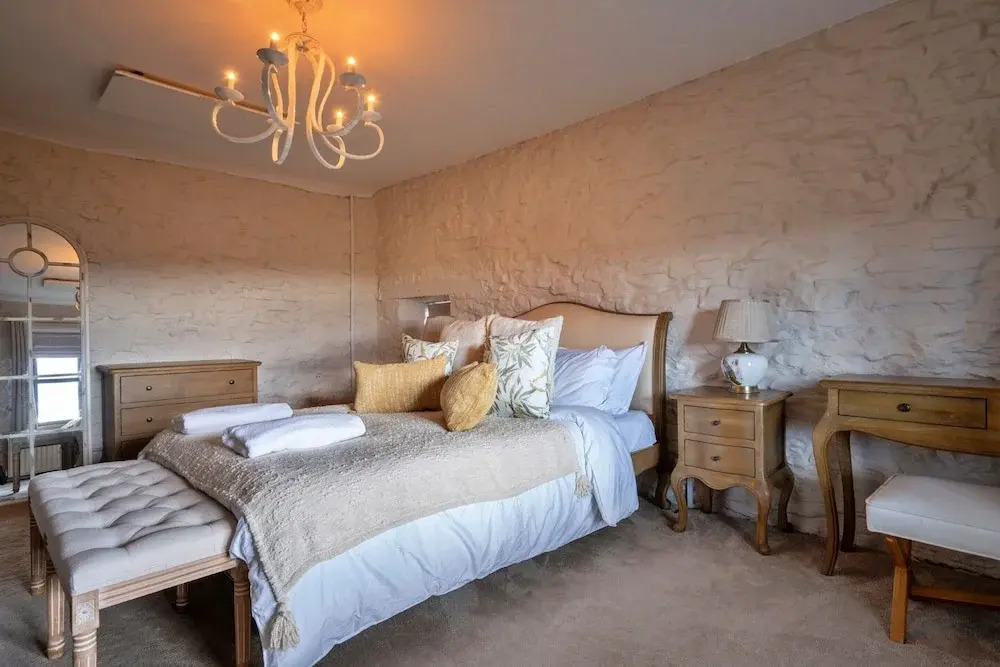 Farmhouse in Staffordshire With Hill Views