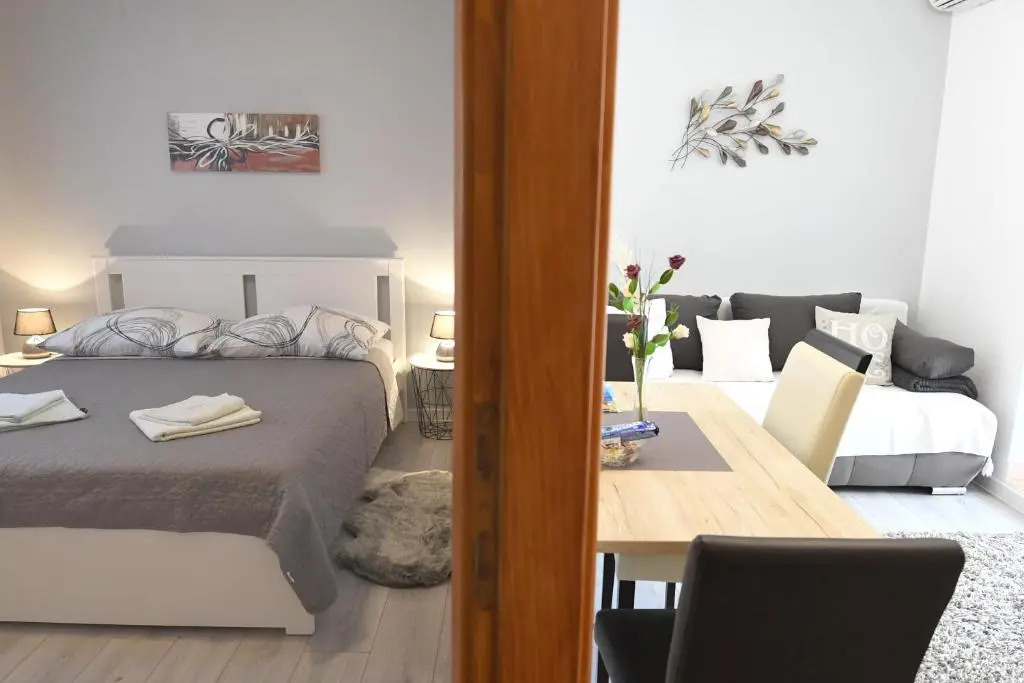 Karlo apartments
