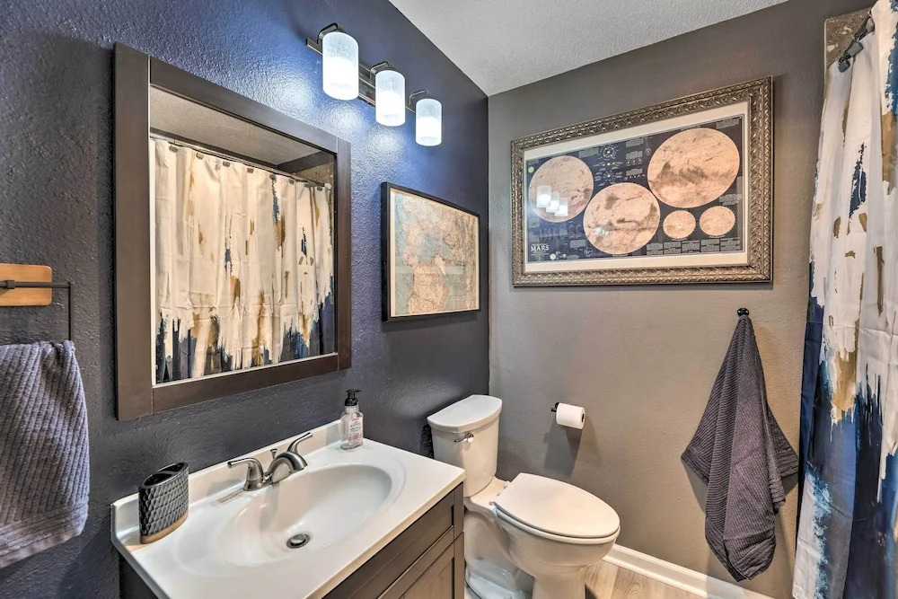 Gorgeous Austin Getaway w/ Fire Pit ~ 8 Mi to Dtwn